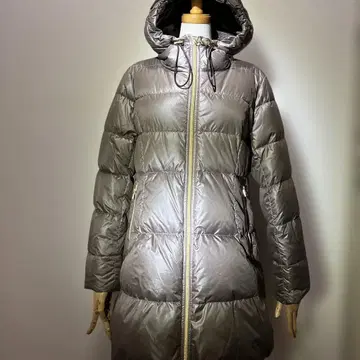 후드 부착 브라운 계열 롱 다운 자켓