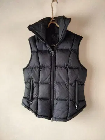 새상품급 RING 블랙 다운 베스트 (M)
