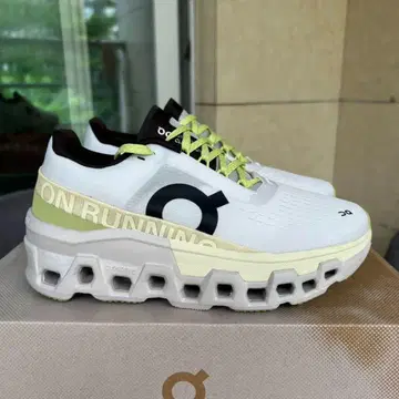 On 온 클라우드 몬스터 2 러닝화 스니커즈