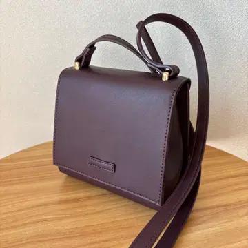 스퀘어 플랩 숄더백 버건디