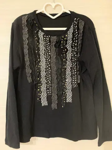 프릴 도트 긴팔 상의 블랙