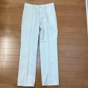 TOPVALU 화이트 계열 치노 팬츠