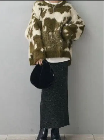 esica 뉴앙스 카우 패턴 니트