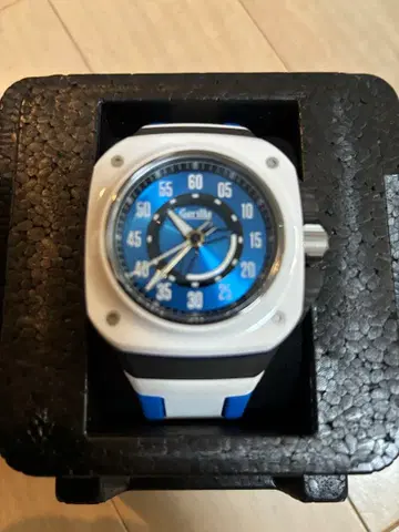 고릴라 고릴라 워치 에스콘 콜라보