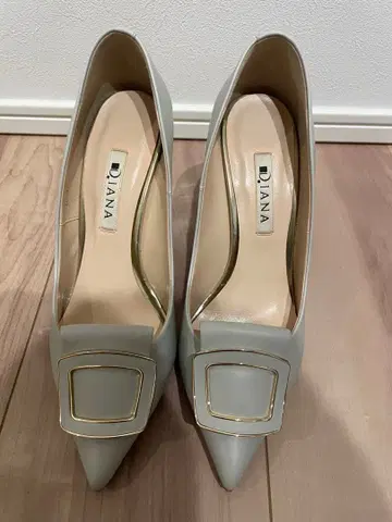 DIANA 그레이 스틸레토 하이힐 펌프스 23cm 버클