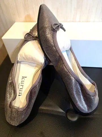 kurun 메탈릭 그레이 플랫슈즈