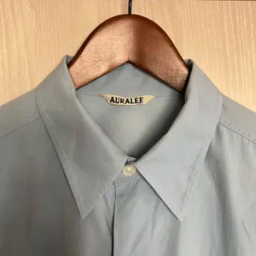 AURALEE 워시드 핀스 트윌 빅 셔츠 블루