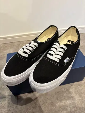 VANS 반스 오센틱 스니커즈 27cm