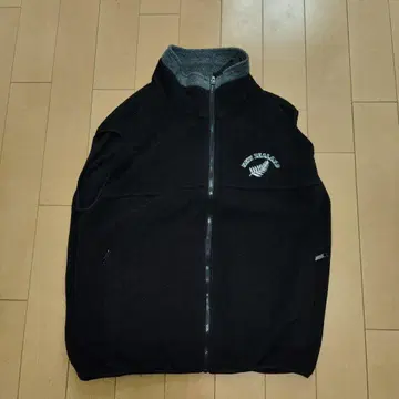 따뜻한 올블랙스 플리스 베스트