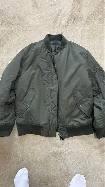 올리브 그린 MA-1 자켓