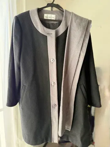 블랙 포멀도 OK 노카라 코트