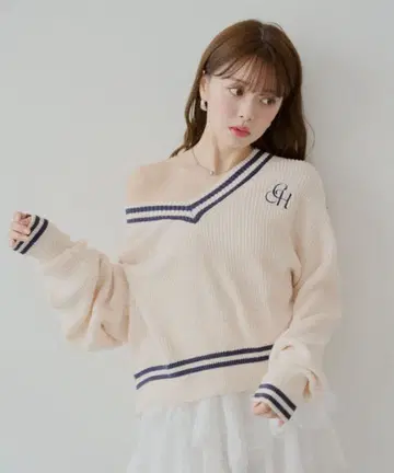 CHICO 라인 루즈 V 니트