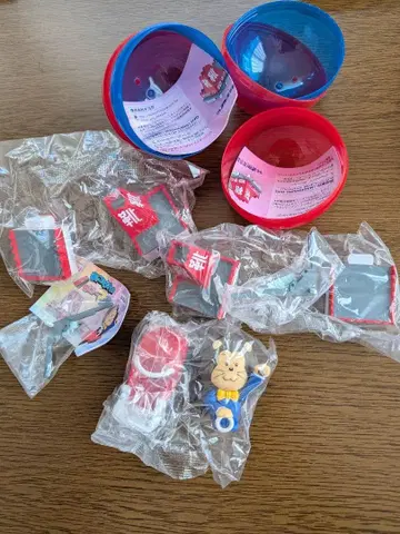 신발 유통 센터 빨간색 피규어 하로우맥