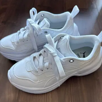 컨디션 최상 PUMA 우먼 시리아 웨지 스니커즈 23cm USED