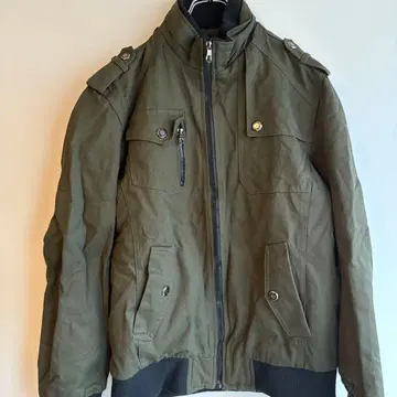 올리브색 밀리터리 자켓