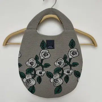 미나 페르호넨 에그백 스윙 카멜리아