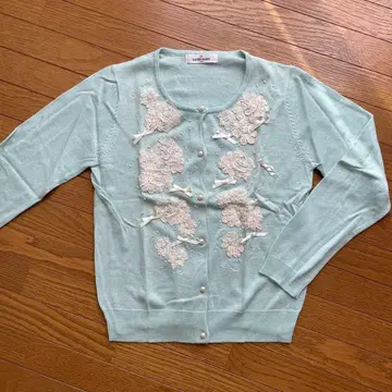 [ 새상품 ] 갤러리 비스콘티 꽃무늬 자수 가디건