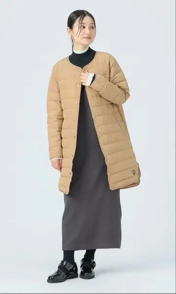 택 포함 미사용 새상품 빔즈 베이지 롱 다운 자켓