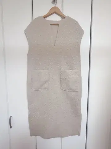 리버서블 딥 V넥 원피스 FREE