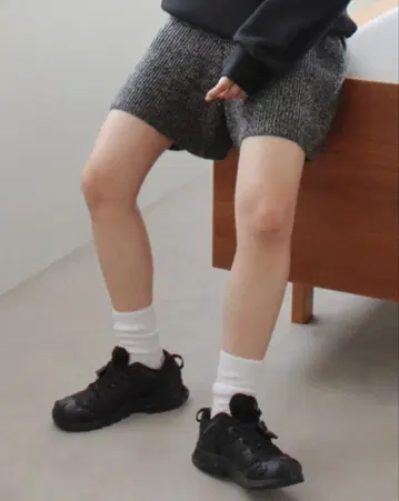 컬러 네프 니트 하프 팬츠 2025AW 언그리드