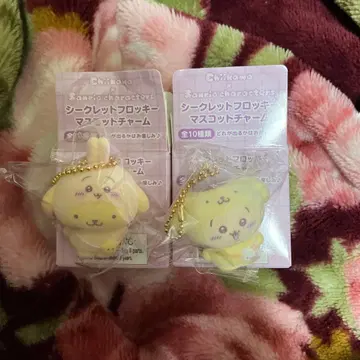 치이카와 x 산리오 캐릭터즈 시크릿 플로키 마스코트 2개 세트