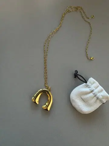 chieko+ 골드 말발굽 모양 목걸이