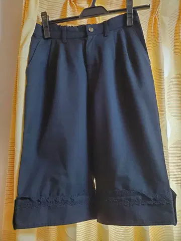 A/P 하프 팬츠 블랙 무릎 기장