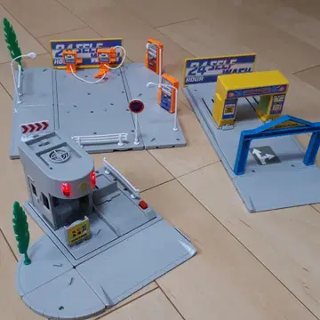 토미카 올인원 세트 (세차장, 파출소, 주유소)