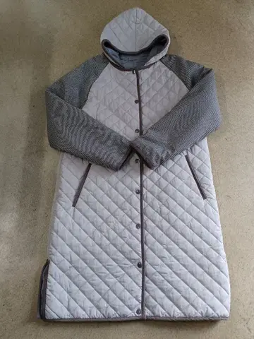 아리에스 후드 부착 퀼팅 롱 코트