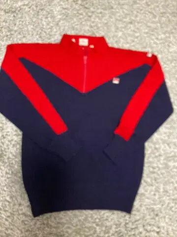 말보로 지퍼 하이넥 스웨터 빨간색/네이비