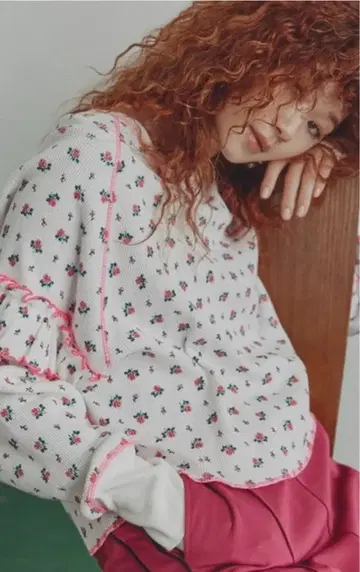 ROSE BUD mag.by c 로즈 프린트 써멀 상의 [ 핑크 ]