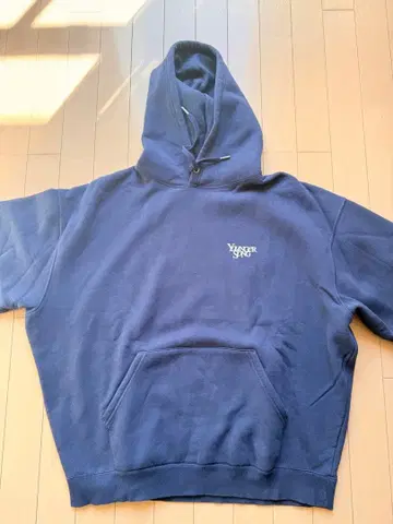 Younger Song 네이비 후드티