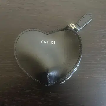 YAHKI 하트형 코인 케이스 블랙