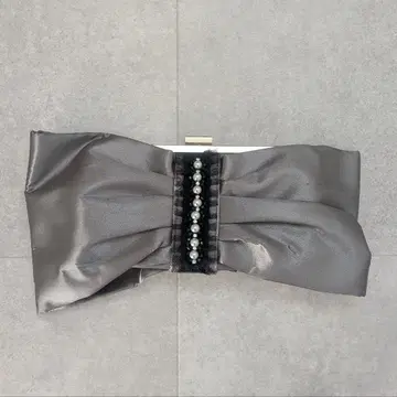 그레이 새틴 파티 백 리본 빔즈 유나이티드 애로우즈