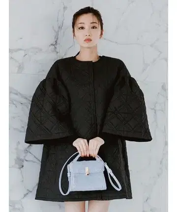 셀프릴드 퀼팅 타프타 코트 블랙