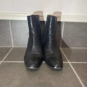 ZARA 블랙 가죽 앵클부츠