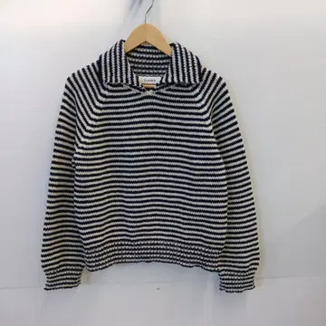 W559 CLASKA 카라 부착 보더 니트 페루 니트