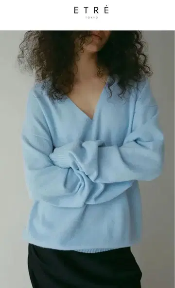 택 포함 미사용 새상품 에트레토쿄 V넥 캐시미어 니트 풀오버 SAX