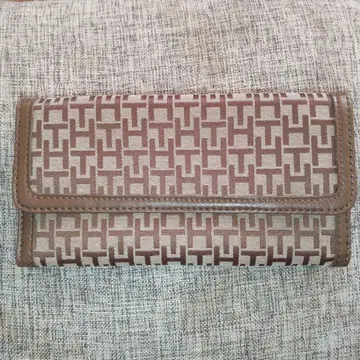 타미힐피거 모노그램 패턴 3단 폴더형 장지갑