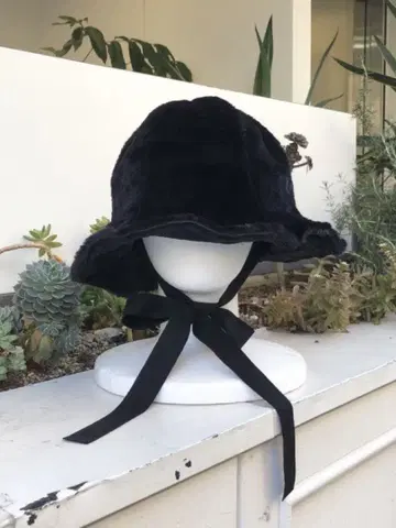 블랙 퍼 버킷 햇 리본 포함