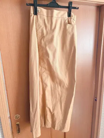 Vin 베이지 플리츠 롱 스커트