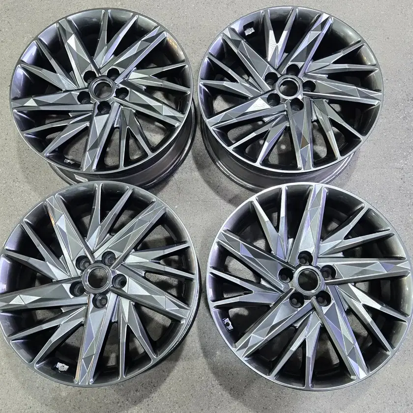 The New Grandeur IG Calligraphy Ghost Chrome 19-inch Genuine Wheel ...