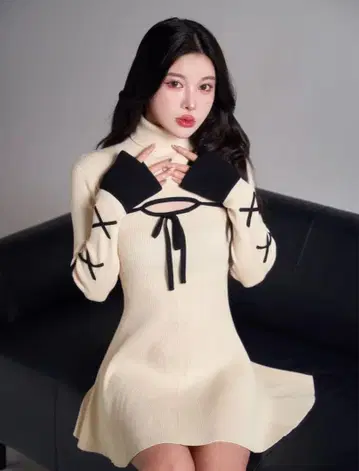 다리치 darich 바이컬러 리본 디자인 니트 미니 원피스 화이트