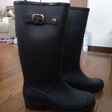 블랙 버클 장화 레인 슈즈