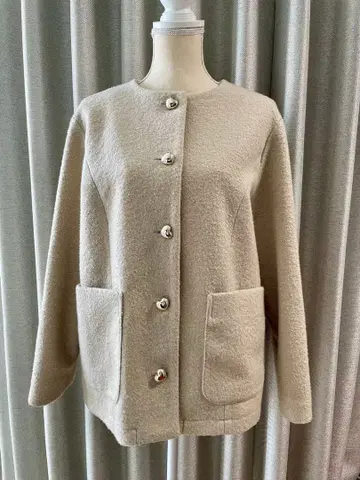 노카라 자켓 베이지 하트 버튼