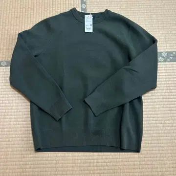 UNIQLO 올리브 니트 스웨터 XL