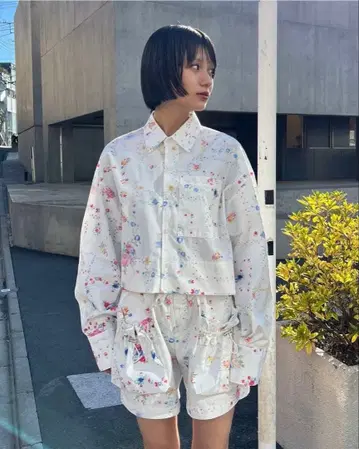 꽃무늬 크롭 셔츠 긴팔 화이트