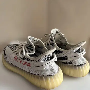 Yeezy Boost 350 V2 화이트/블랙/레드