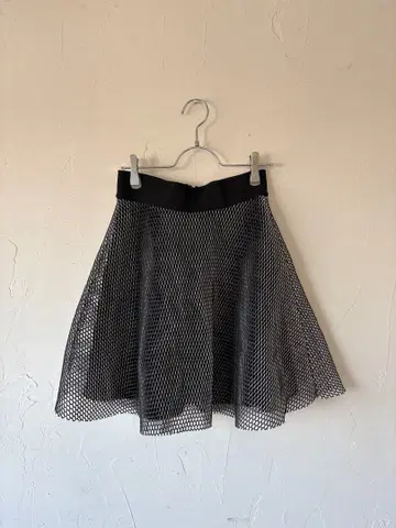 GUESS 메쉬 플레어 스커트 블랙 실버 s 구제 의류