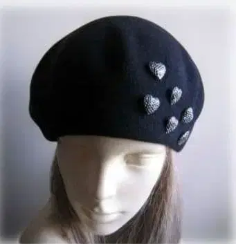 미사용 새상품 마카사이트 하트 모티브 트리밍의 블랙 베레모